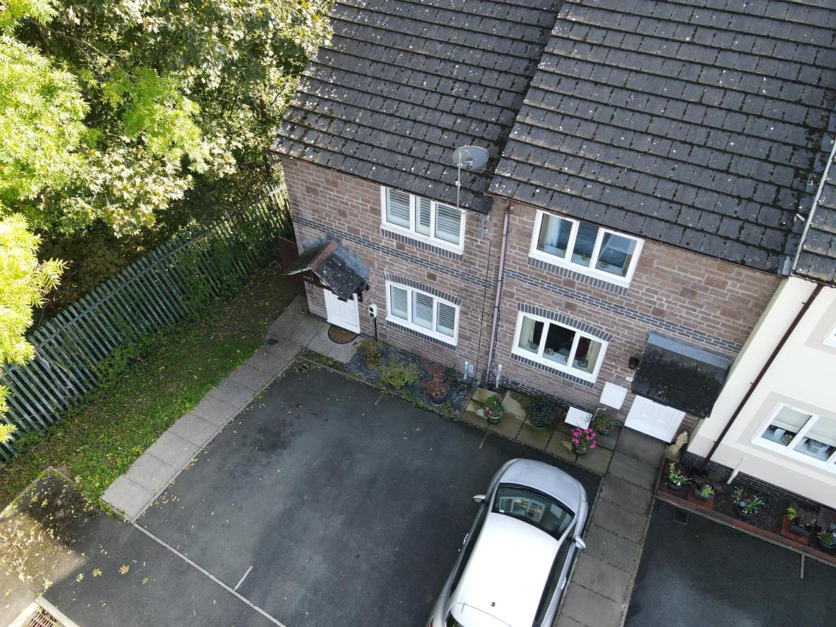 Riverside 2 Bedroom Townhouse With Car Charger Abergavenny Exterior photo